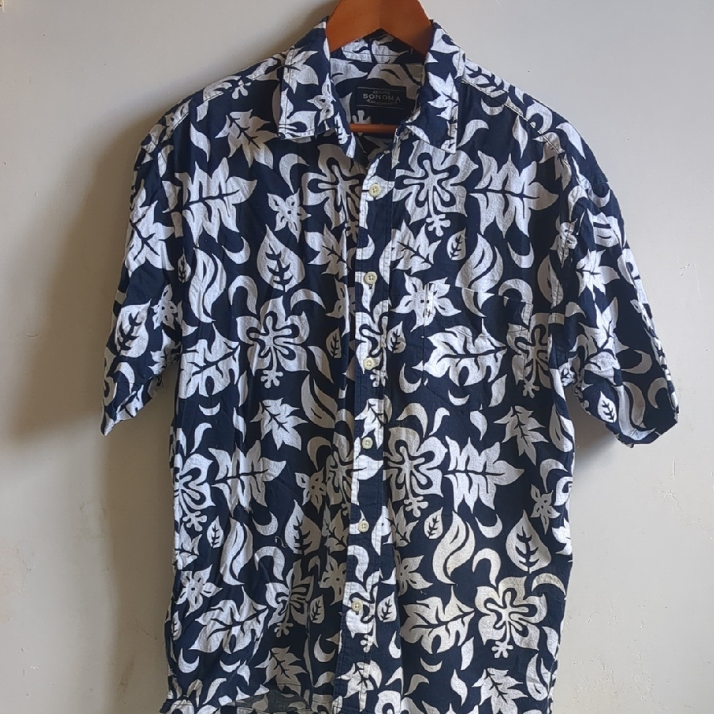 Sonoma Blue and White Casual Button Down Shirt Sleeve Shirt Medium